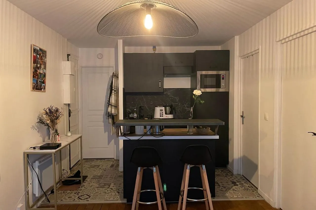 42M Close To Montmartre Paris 0*,  France